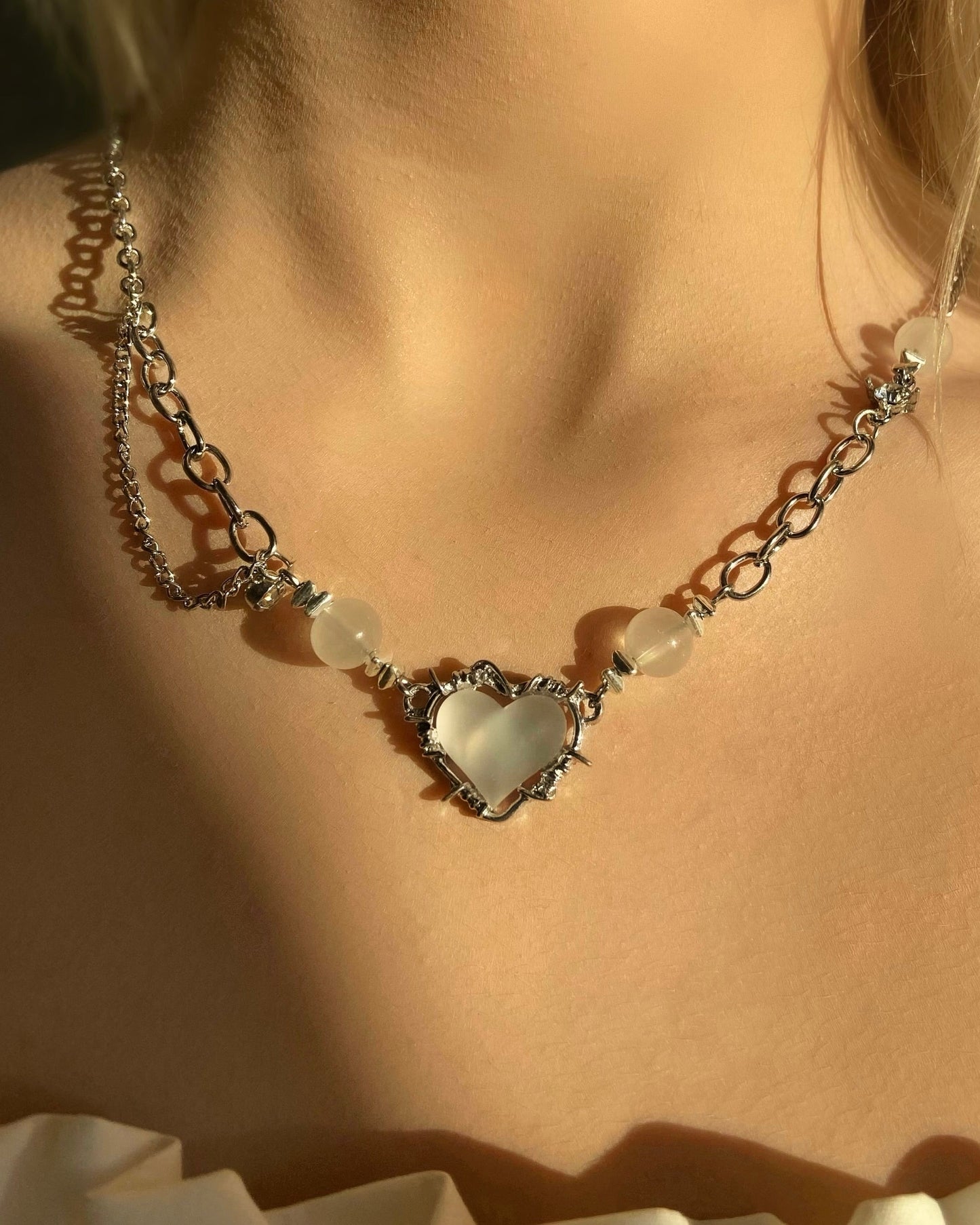 White Barbed Wire Heart Necklace | ☾004