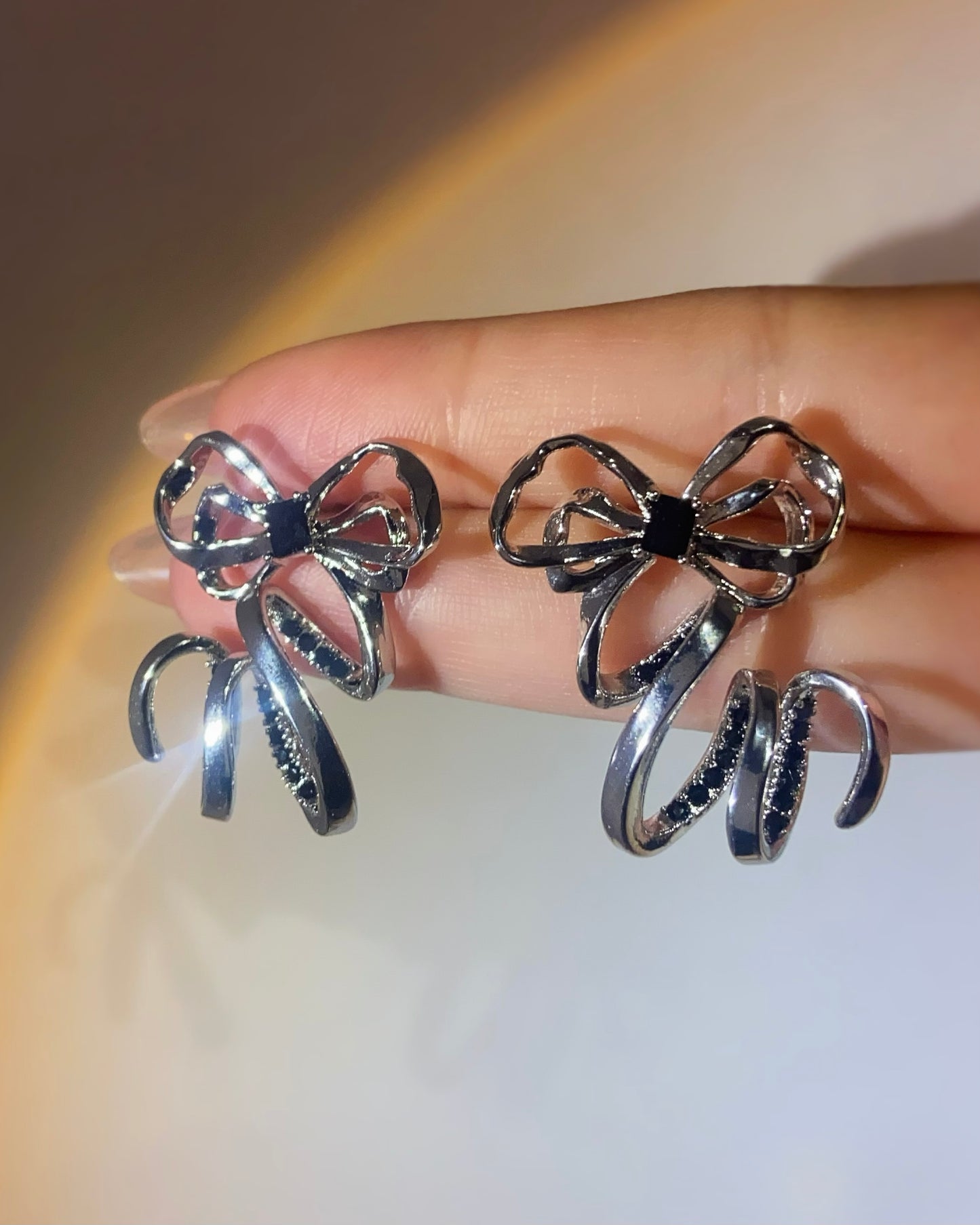 Swirly Ribbon Stud Earrings | ☾116