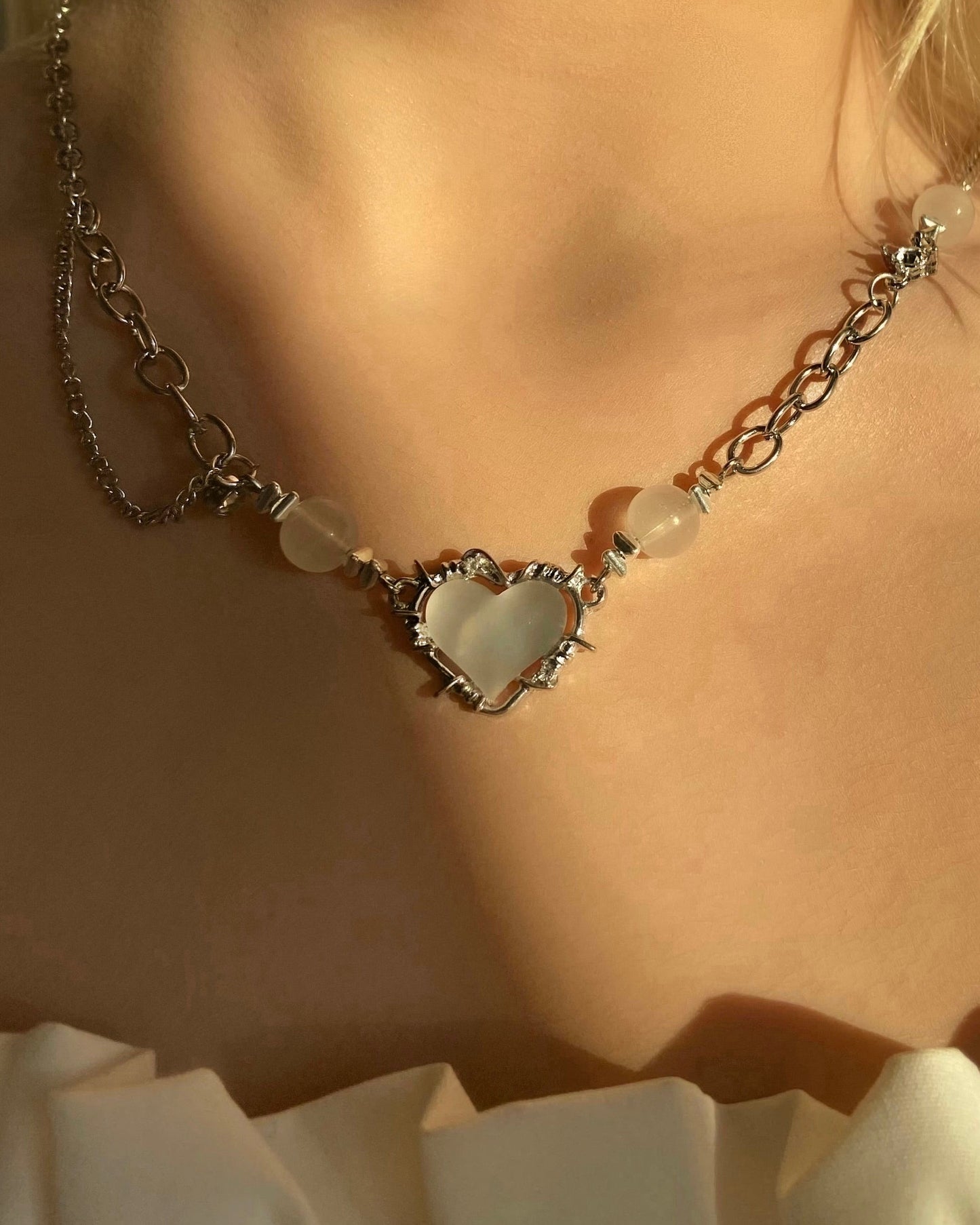 White Barbed Wire Heart Necklace | ☾004