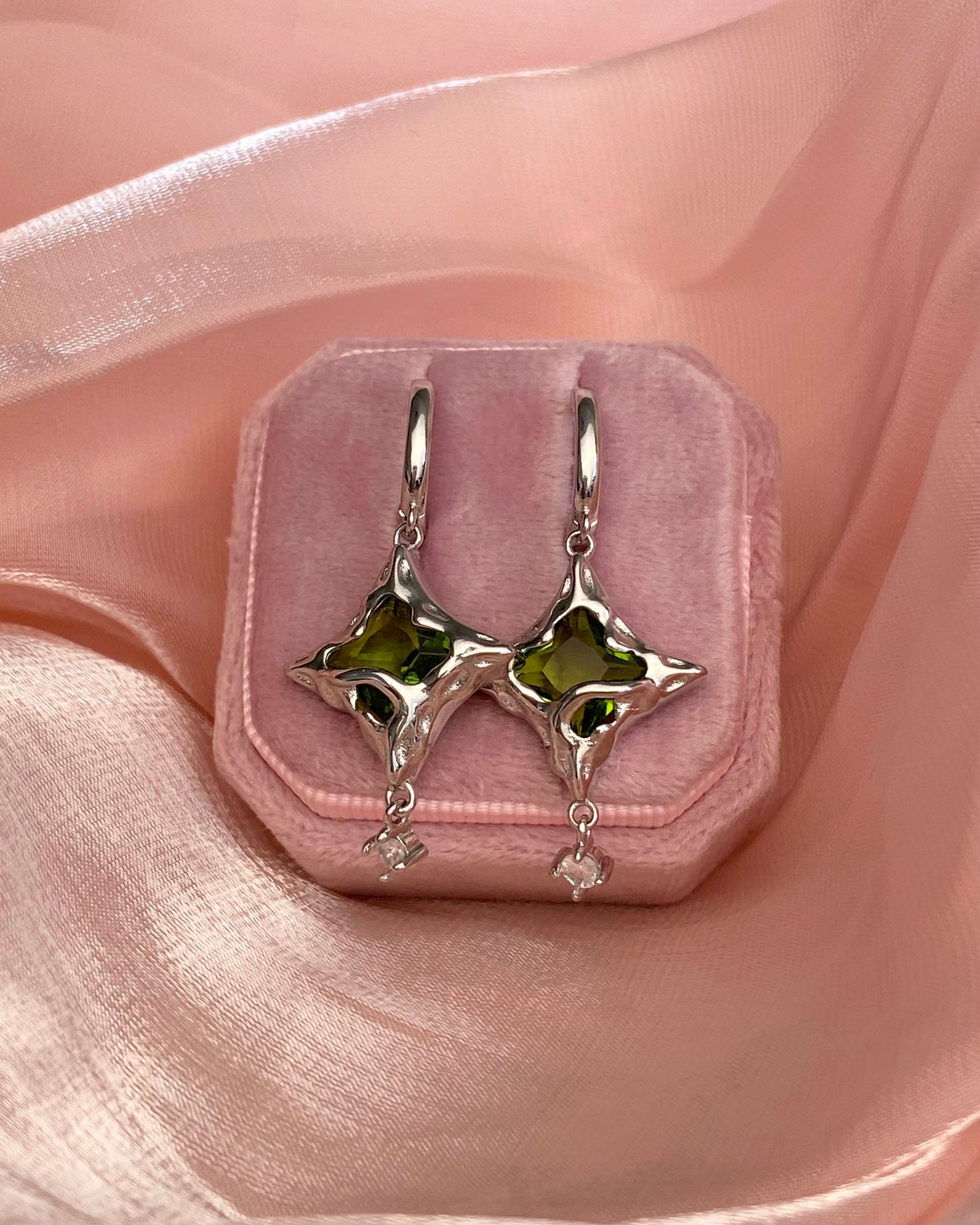 Green Star Drop Earrings | ☾193