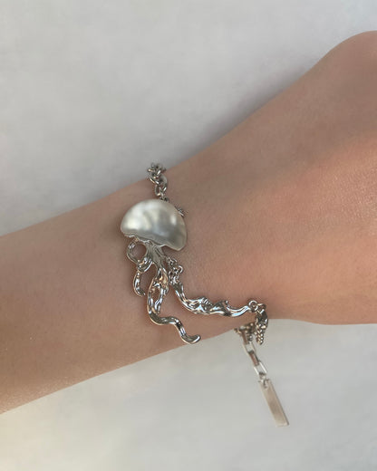 White Jellyfish Bracelet | ☾042