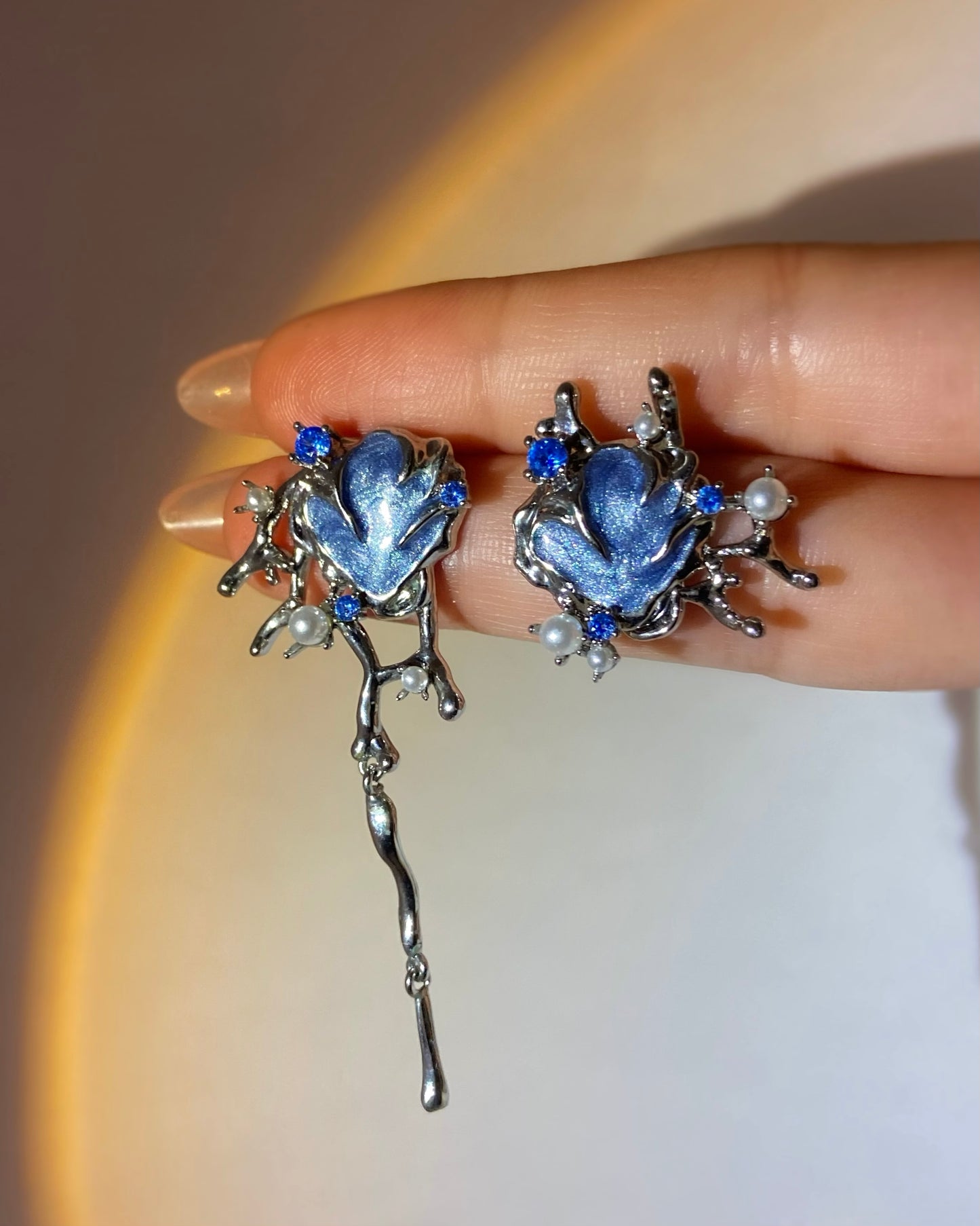 Blue Seashell Asymmetrical Earrings | ☾102