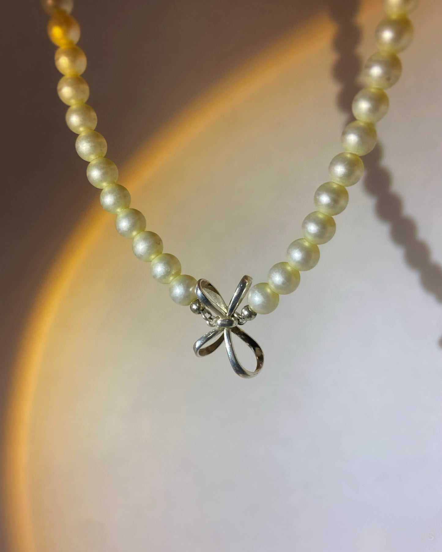 Silver Ribbon Pearl Necklace | ☾139