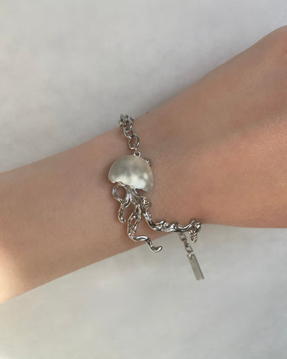 White Jellyfish Bracelet | ☾042