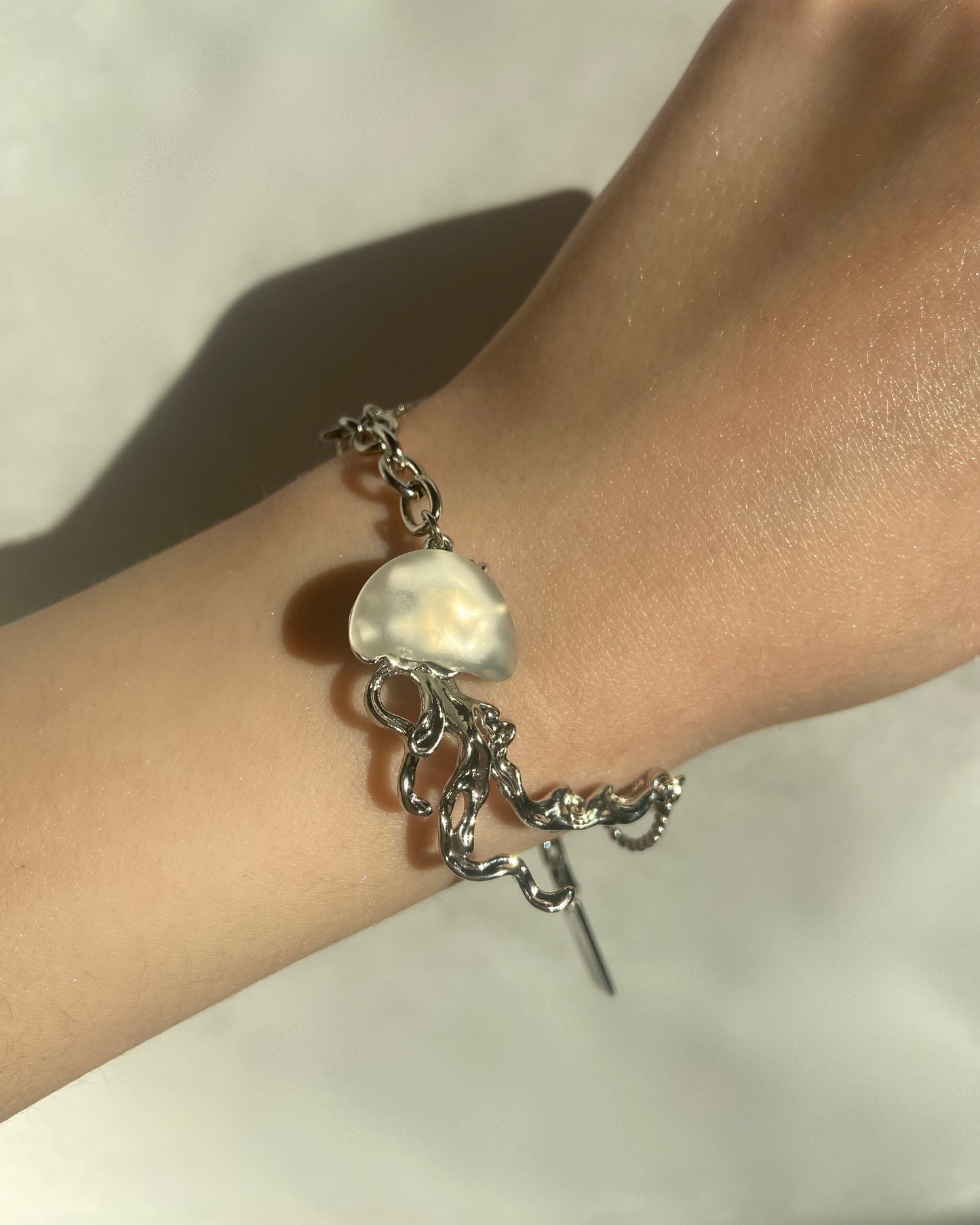 White Jellyfish Bracelet | ☾042