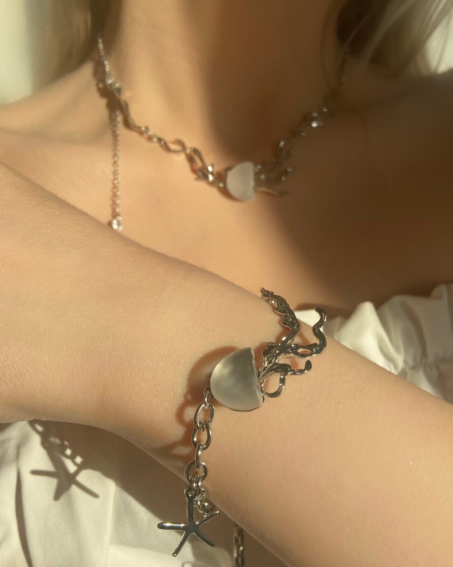 White Jellyfish Bracelet | ☾042