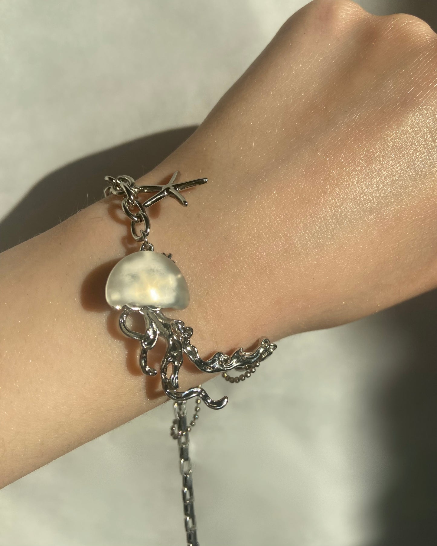 White Jellyfish Bracelet | ☾042