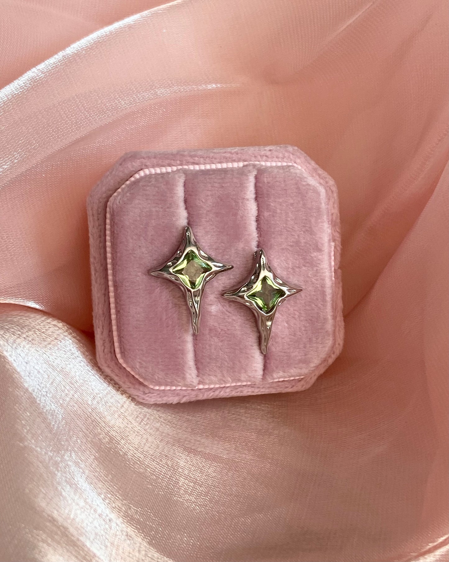 Green Star Stud Earrings | ☾191