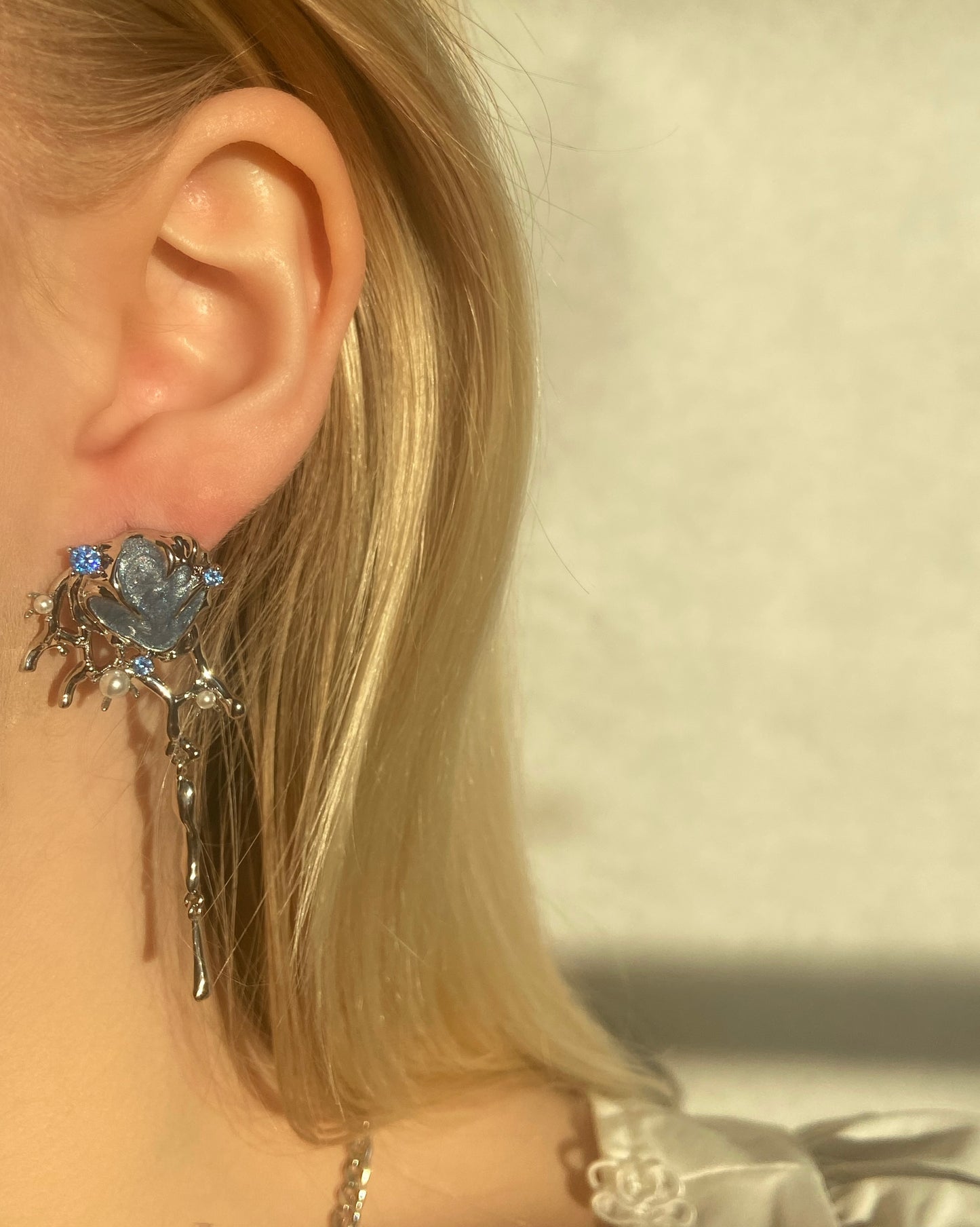 Blue Seashell Asymmetrical Earrings | ☾102