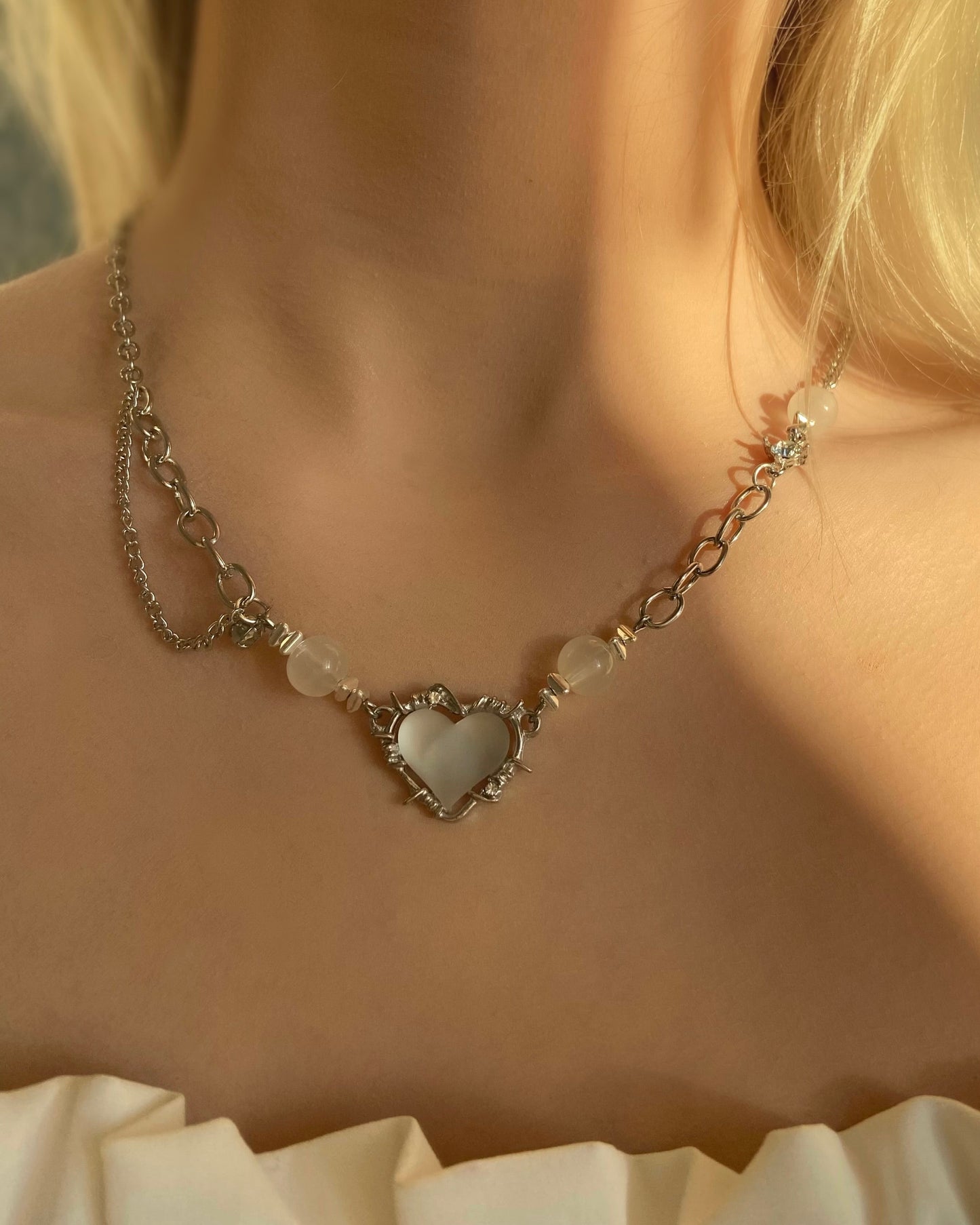 White Barbed Wire Heart Necklace | ☾004