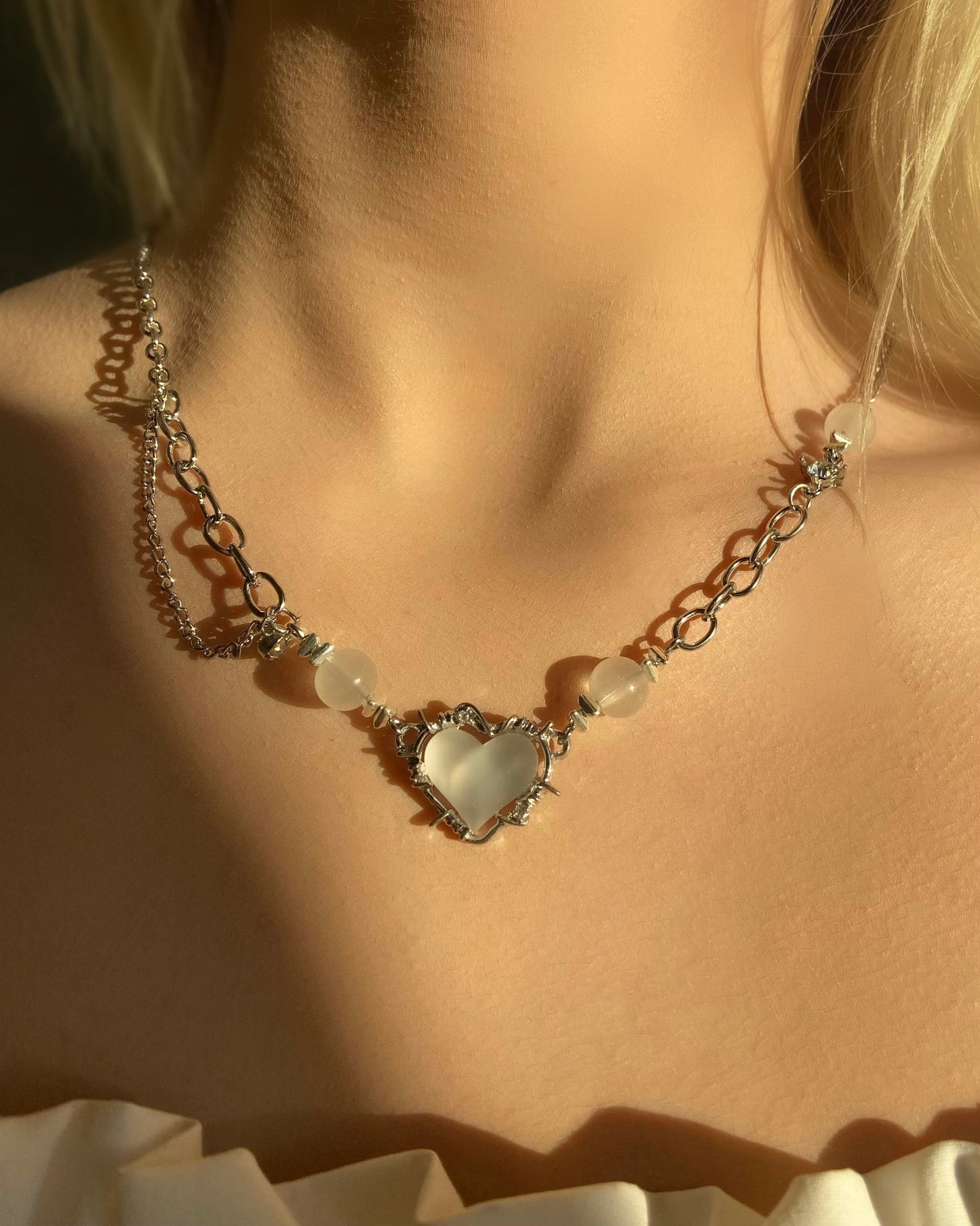 White Barbed Wire Heart Necklace | ☾004