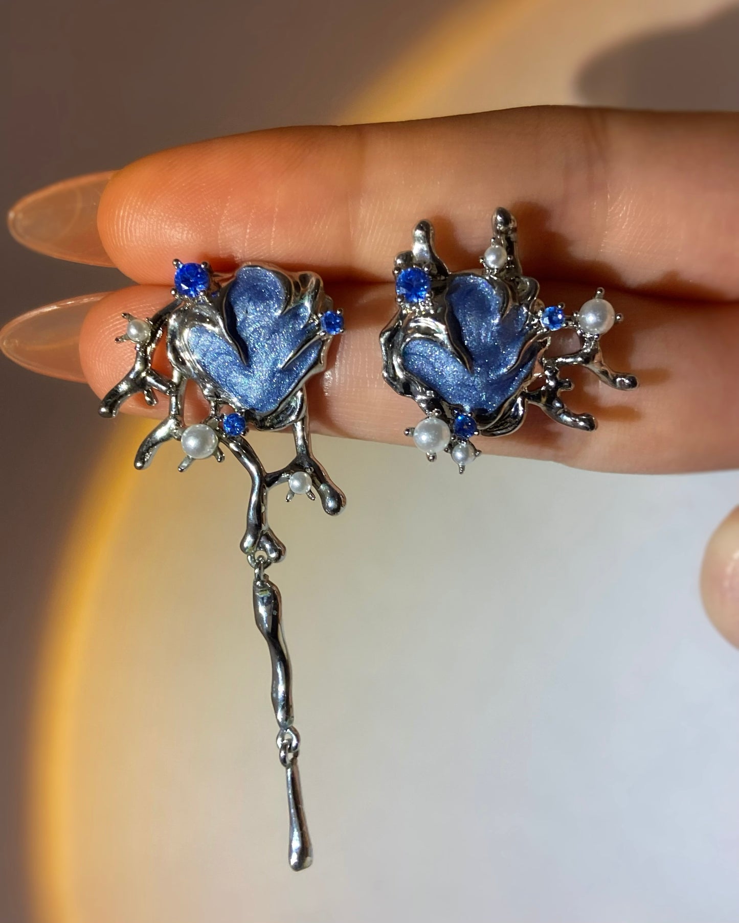 Blue Seashell Asymmetrical Earrings | ☾102