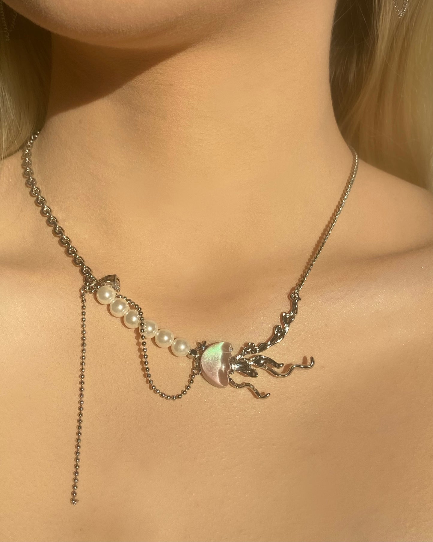 Glittery Jellyfish Necklace | ☾084