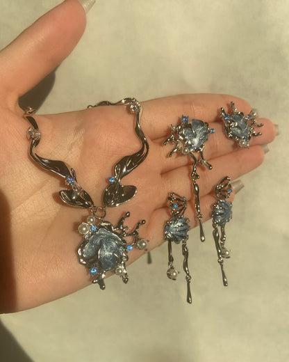 Blue Seashell Asymmetrical Earrings | ☾102