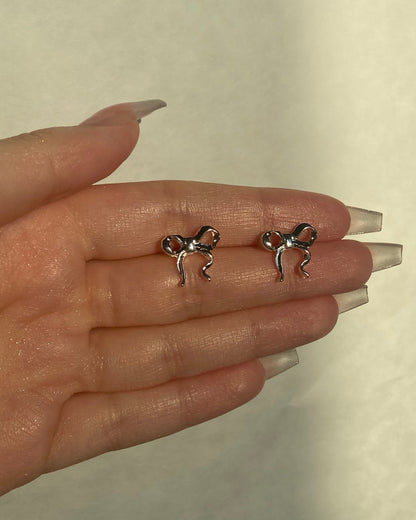 Coquette Silver Ribbon Stud Earrings | ☾129